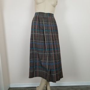 Vintage plaid midi skirt with pockets